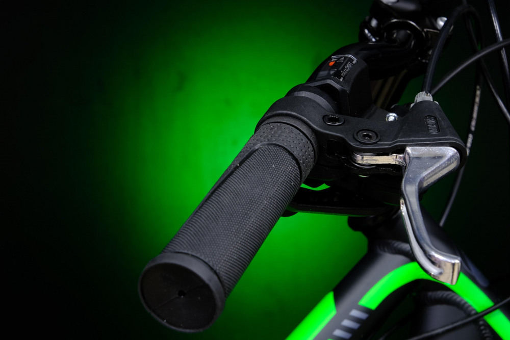 Lorak MAX 190 Матовый Чёрный/Зелёный 17р (на рост 155-173)